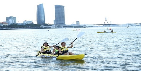 Nhiều trò chơi thể thao trên sông xuất hiện tại sông Hàn